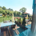 Waterside 3*