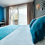 Waterside 3*