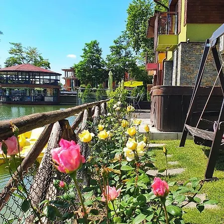 Waterside Resort 3*