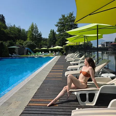 Waterside Resort 3*