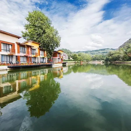 度假村 Waterside